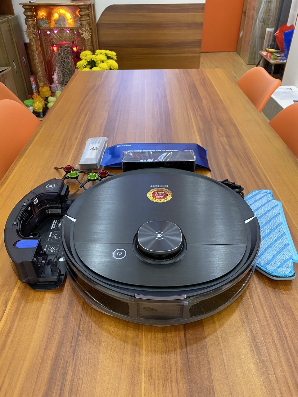 [HCM]Robot hút bụi lau nhà Ecovacs Deebot OZMO T8 AIVI