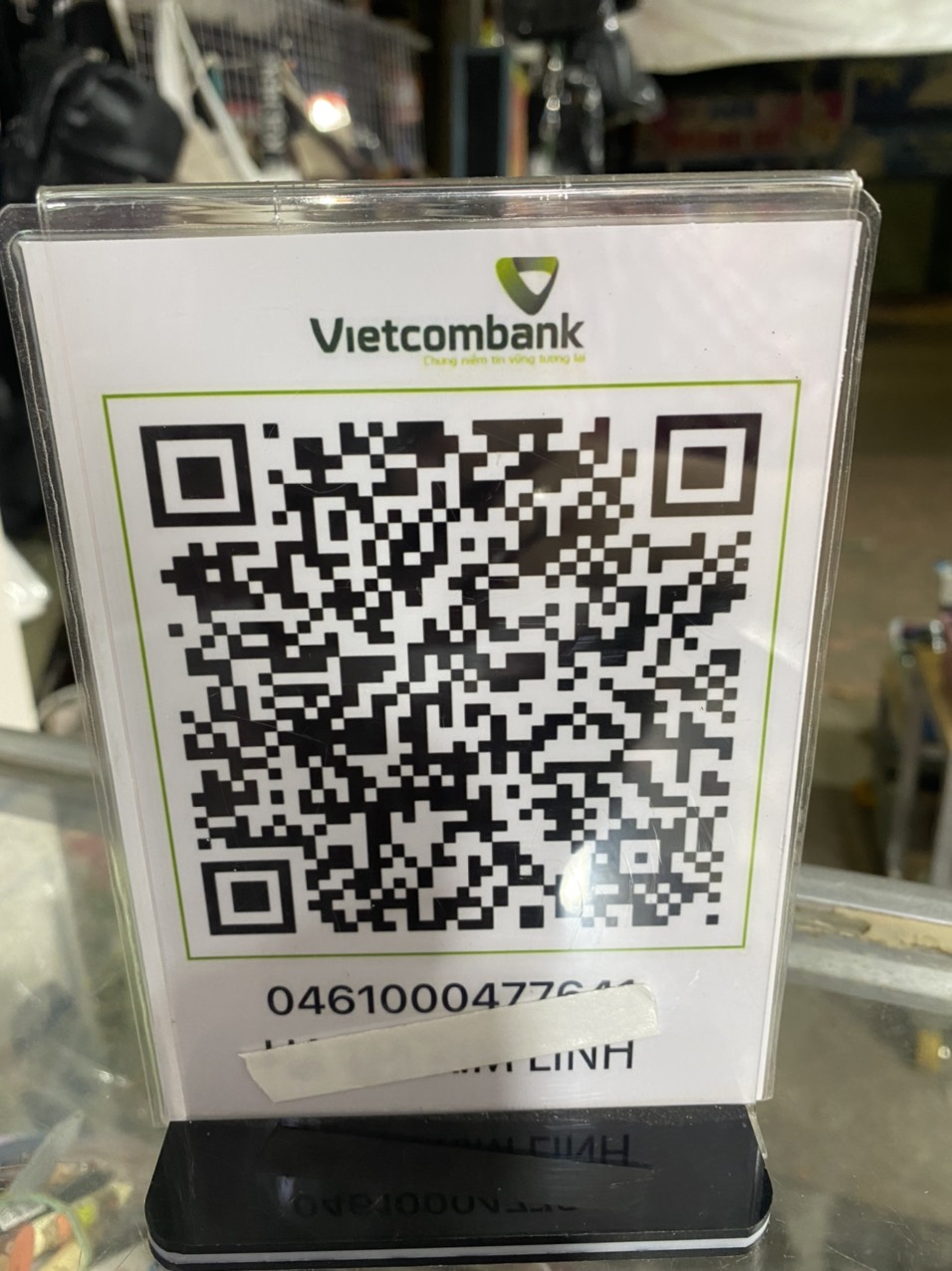 In menu in mã QR code bằng mica để bàn