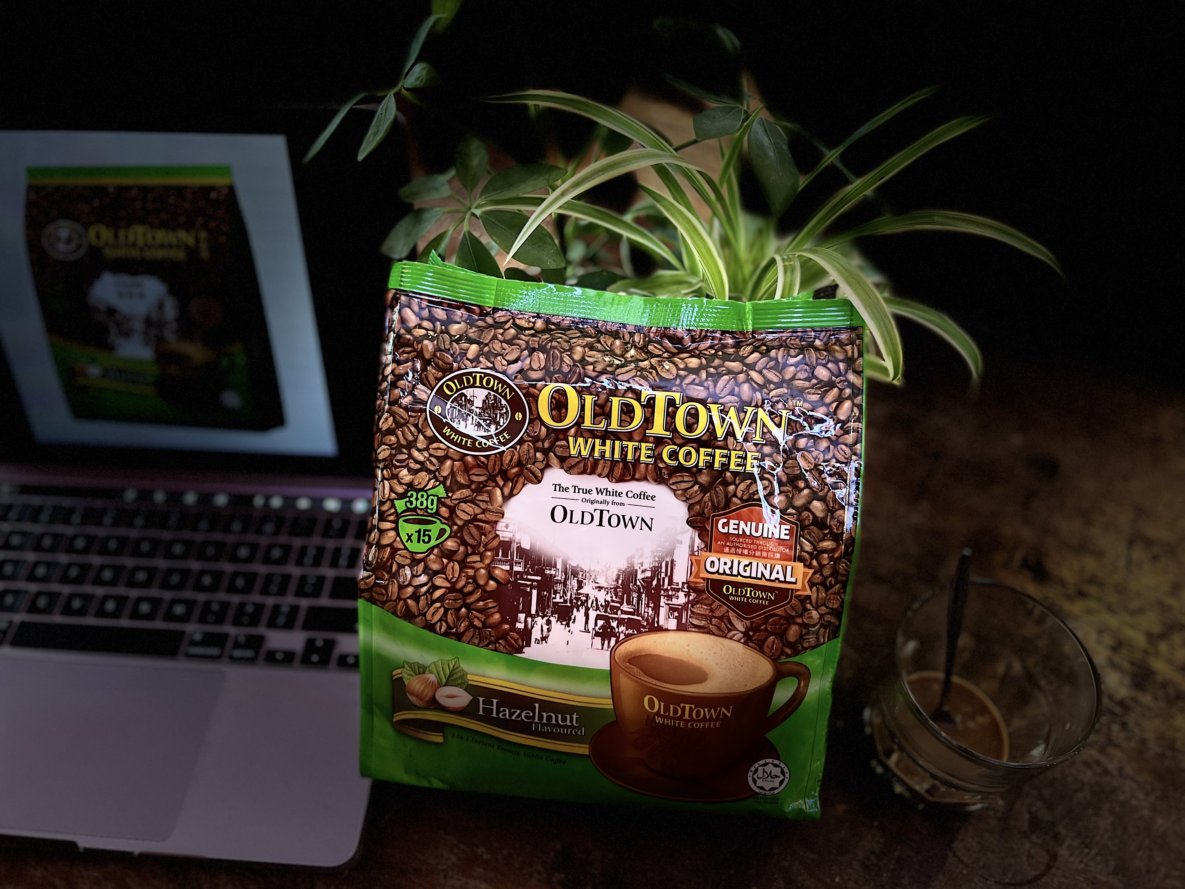 Cà Phê Trắng OldTown Hazelnut - Hạt Phỉ - 570g/ túi (38g x 15 gói)