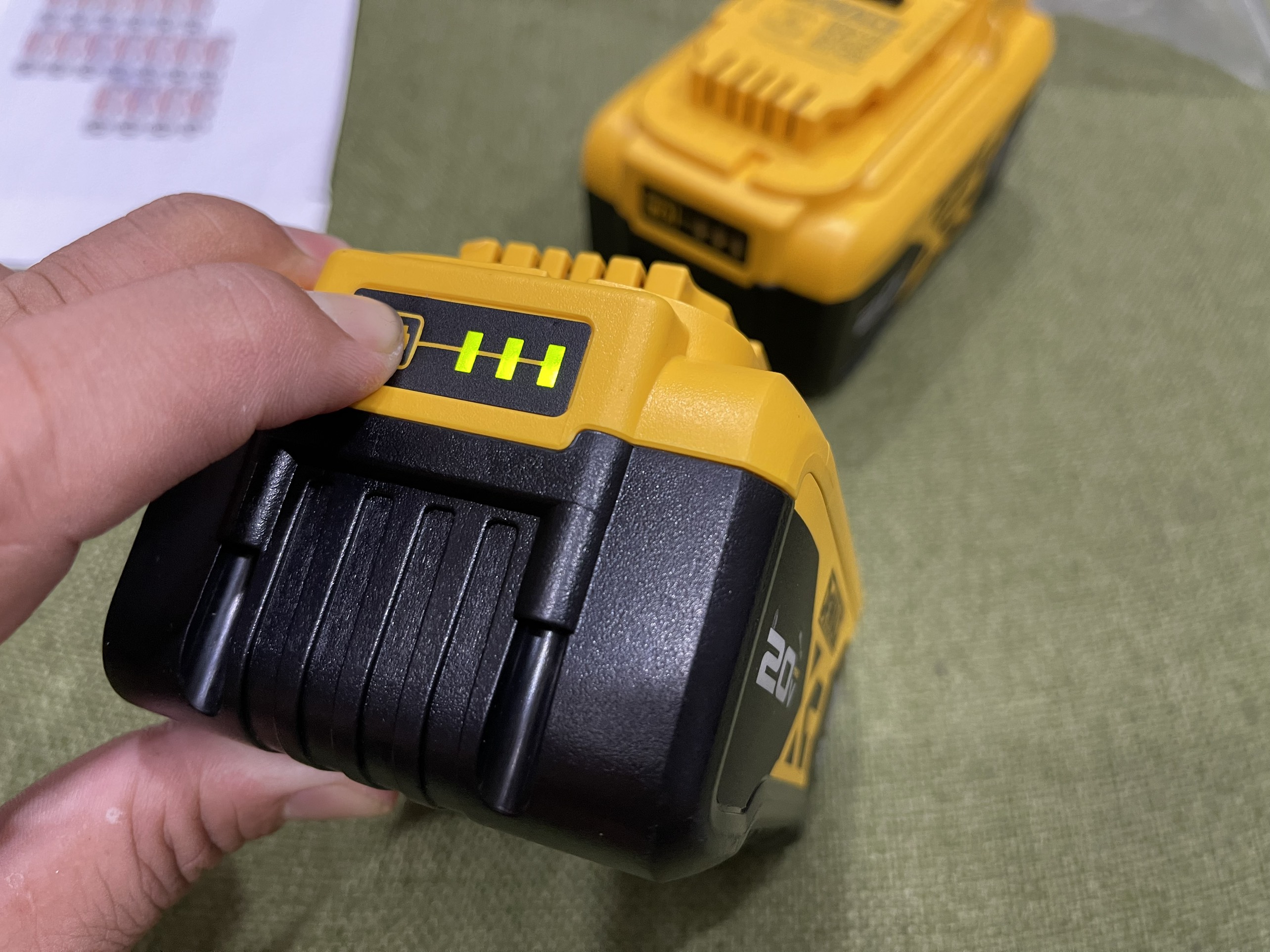 PIN DEWALT 10Ah DCB210 20V MAX XR 10.0Ah Lithium