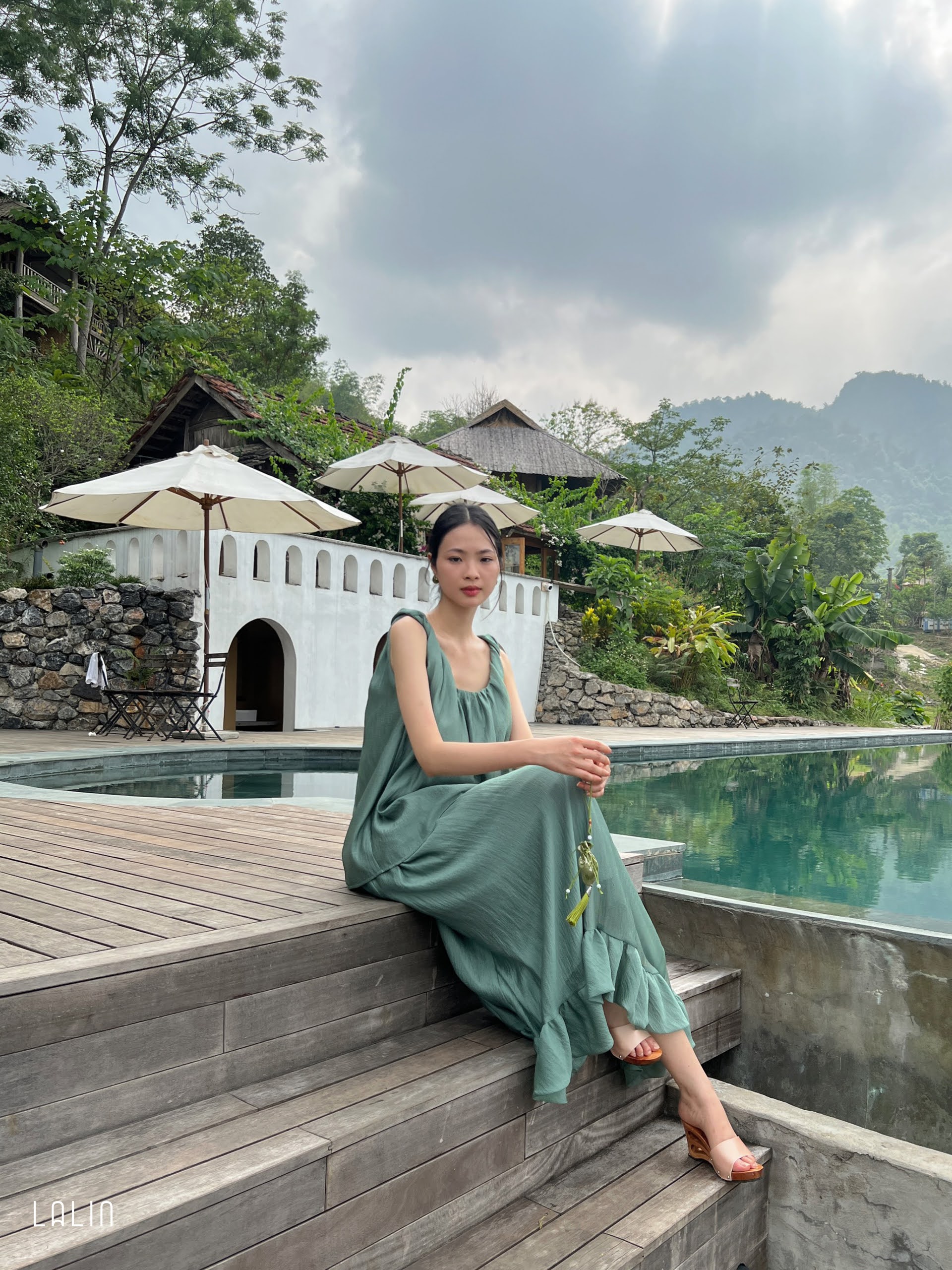 Chân váy tơ Lalin dáng suông Thư Ánh