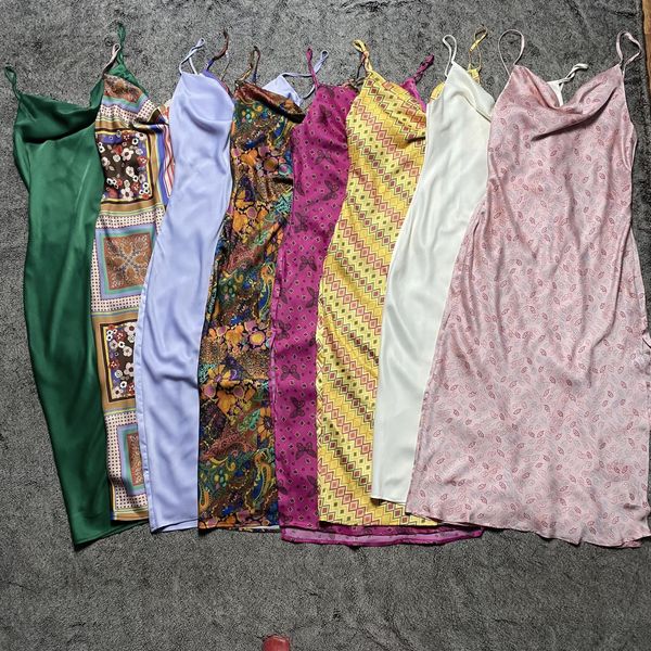 D75 đầm lụa maxi urban