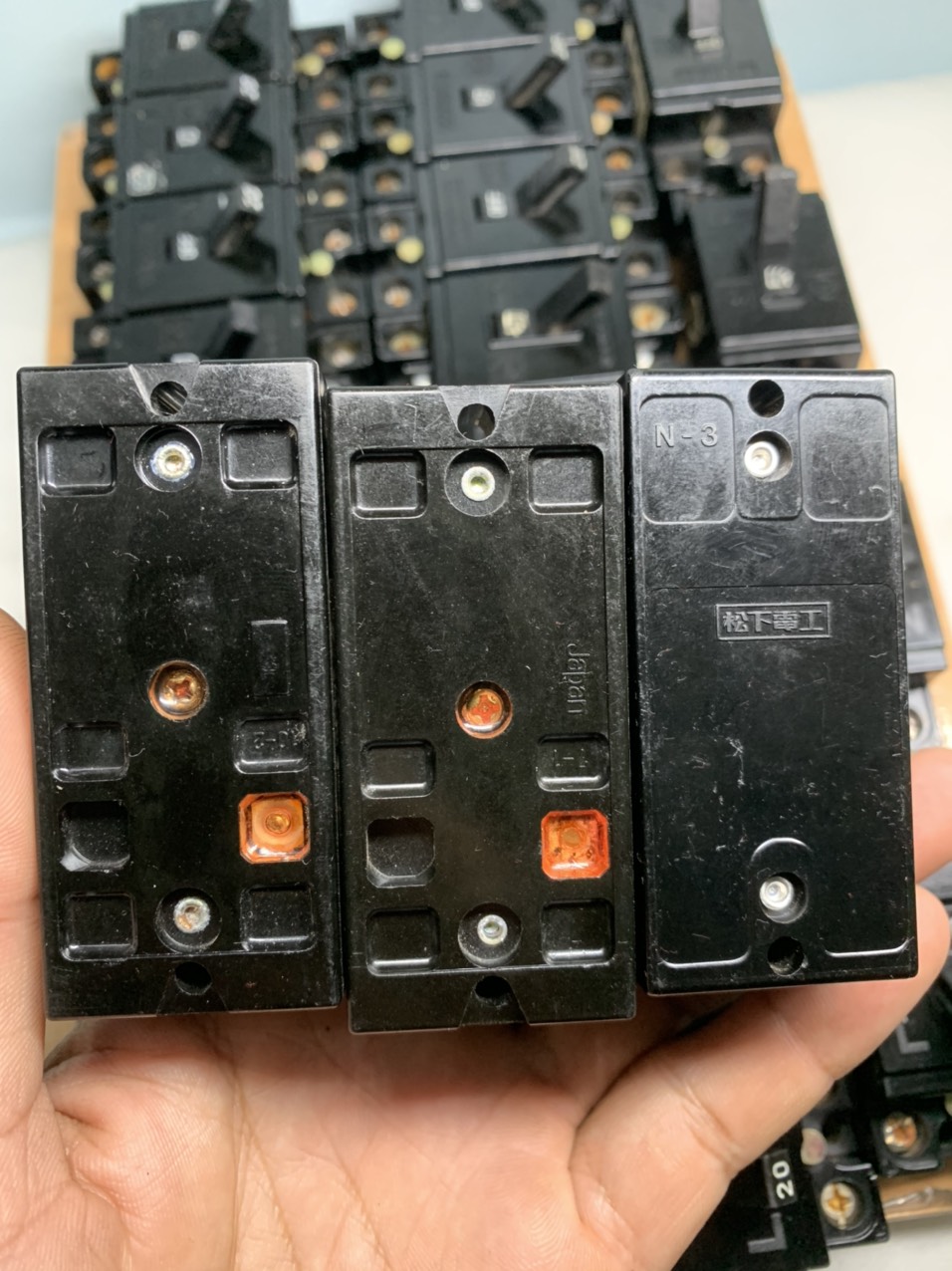 CB cóc hàng bãi Nhật điện áp 110V chất lượng