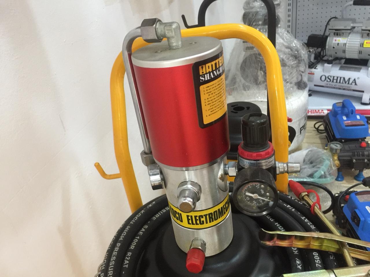 [HCM]MÁY BƠM MỠ KHÍ NÉN 20L kocu GZ10