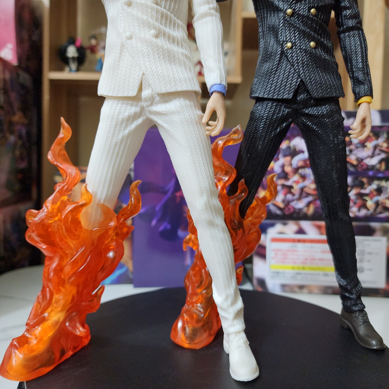 (Mô hình One Piece) Vinsmoke Sanji chân lửa mặc vest dáng đứng cực ngầu (33cm)