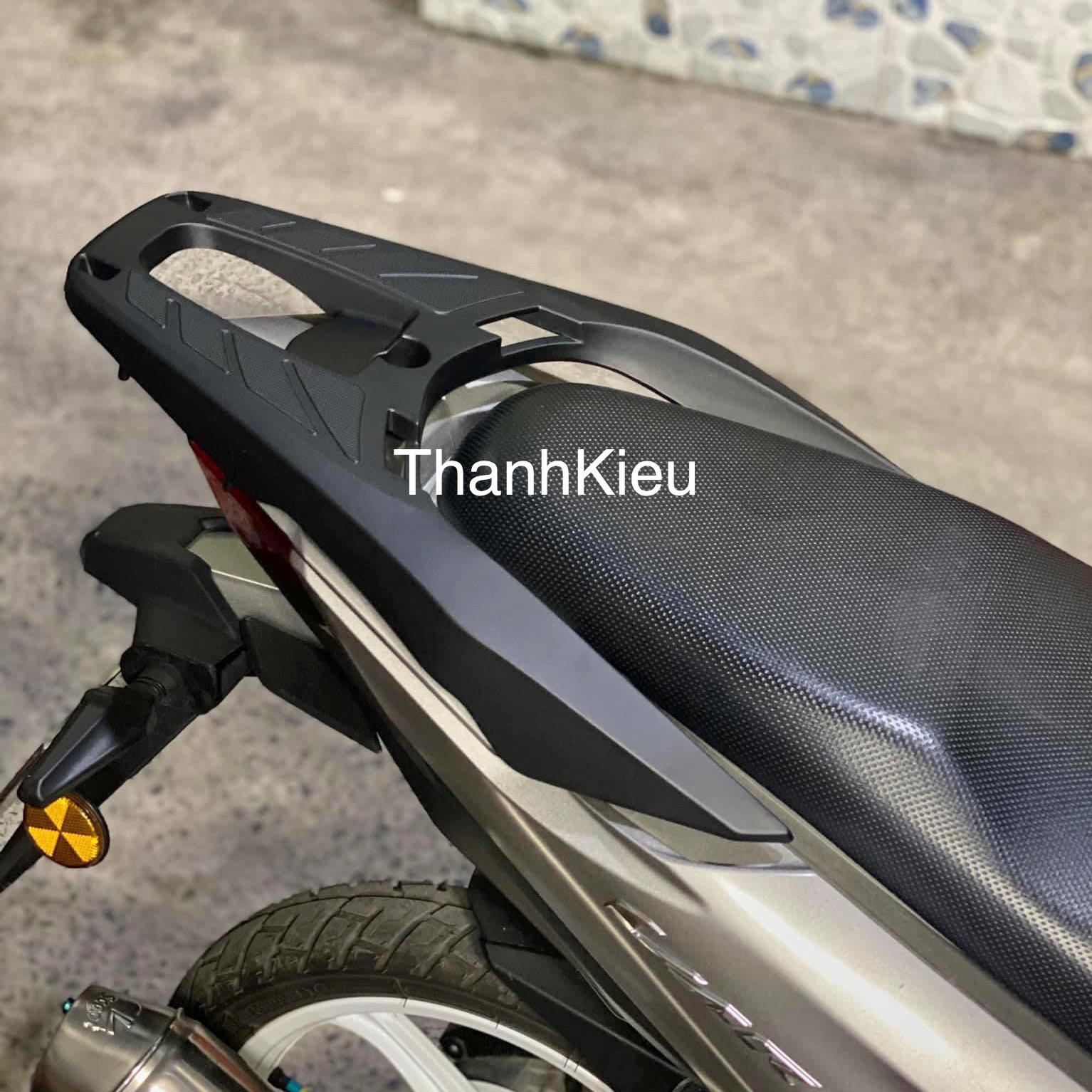 Cảng sau Vario kiểu sh300i gắn như zin