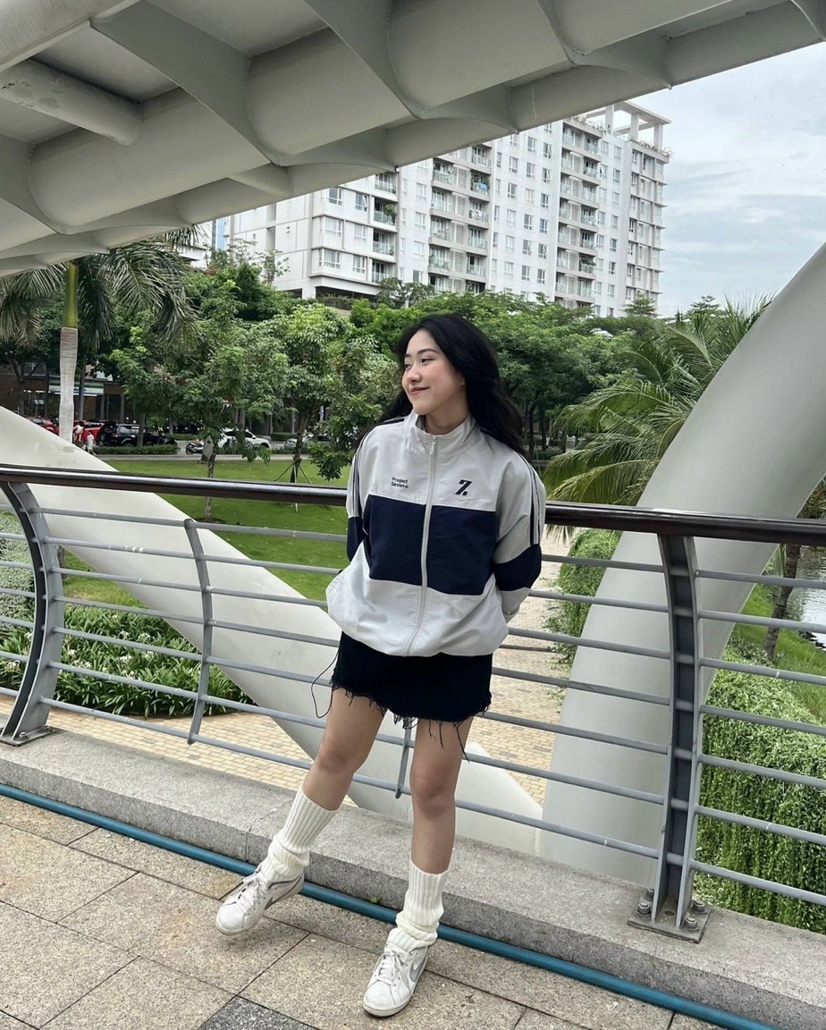 ÁO KHOÁC CHUẨN FORM UNISEX FORM RỘNG THOẢI MÁI PHONG CÁCH BASIC