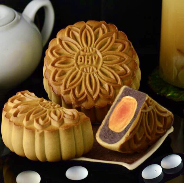 ĐÔNG HƯNG VIÊN - BÁNH TRUNG THU 2 TRỨNG
