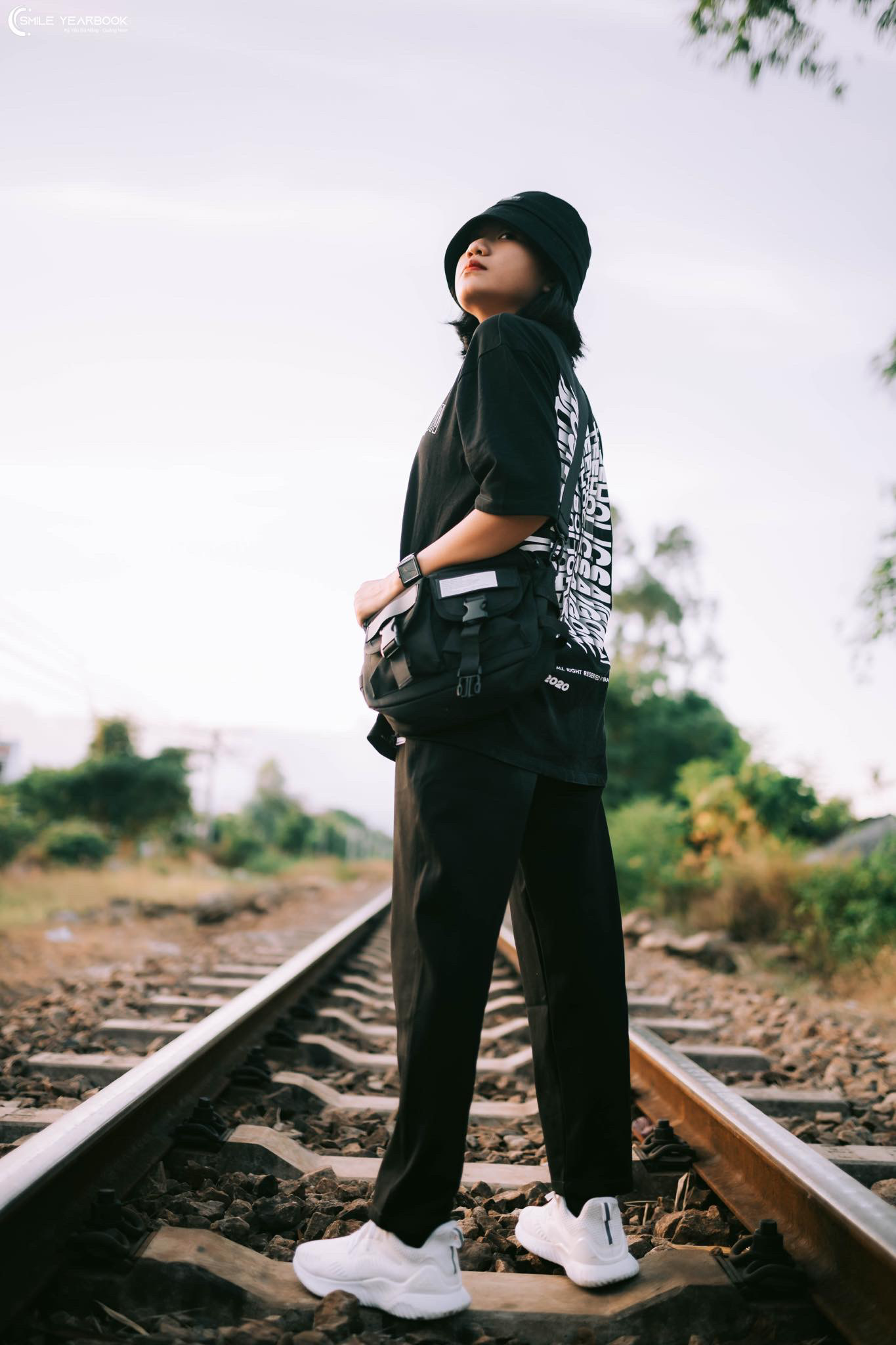 TEEHOLIC Áo Thun Unisex Form Rộng In Logo Teeholic