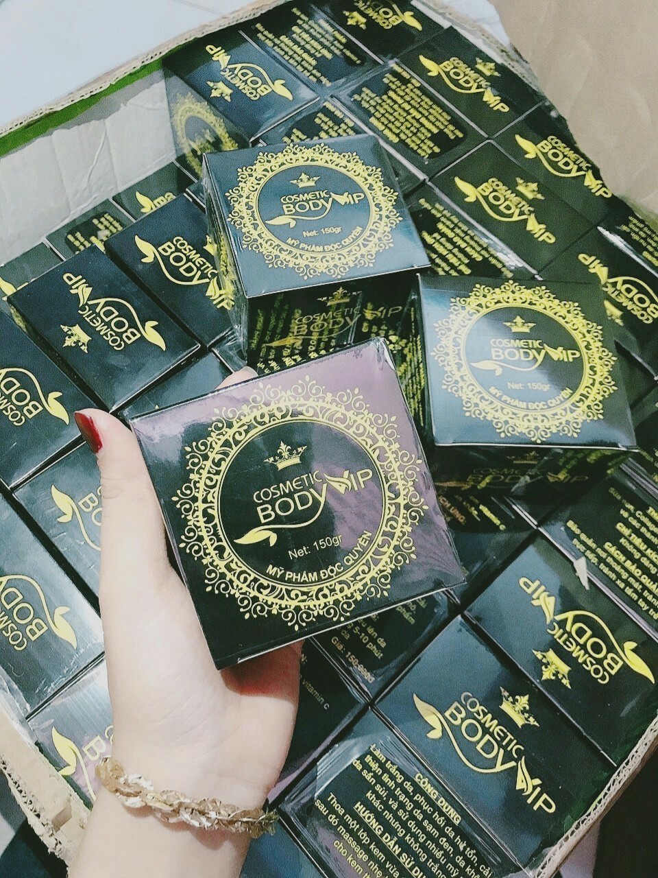 [Chính hãng] Kem duong trang da Body Vip