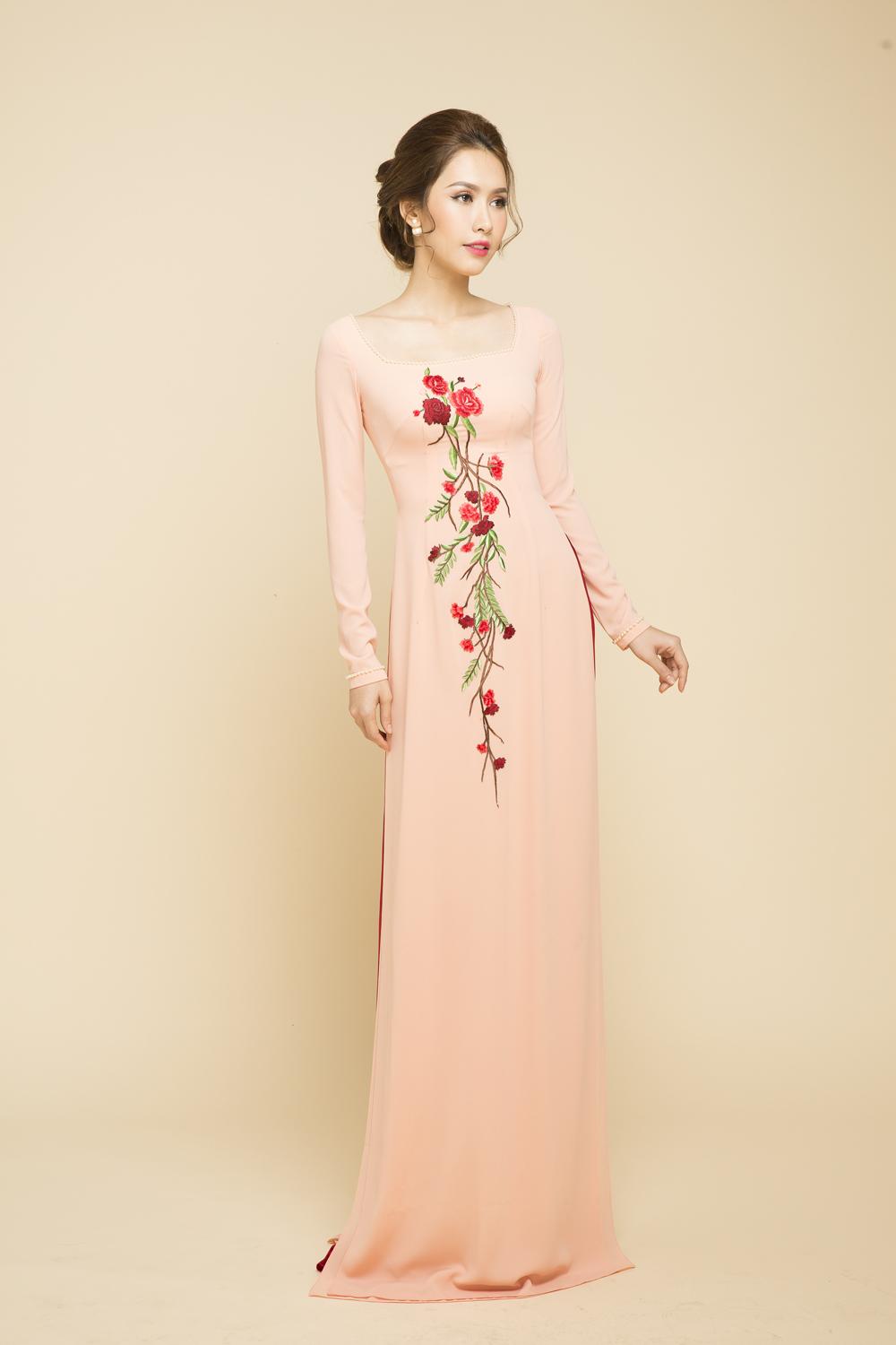 áo dài truyền thống cổ vuông thêu hoa cao cấp - KHÔNG KÈM QUẦN