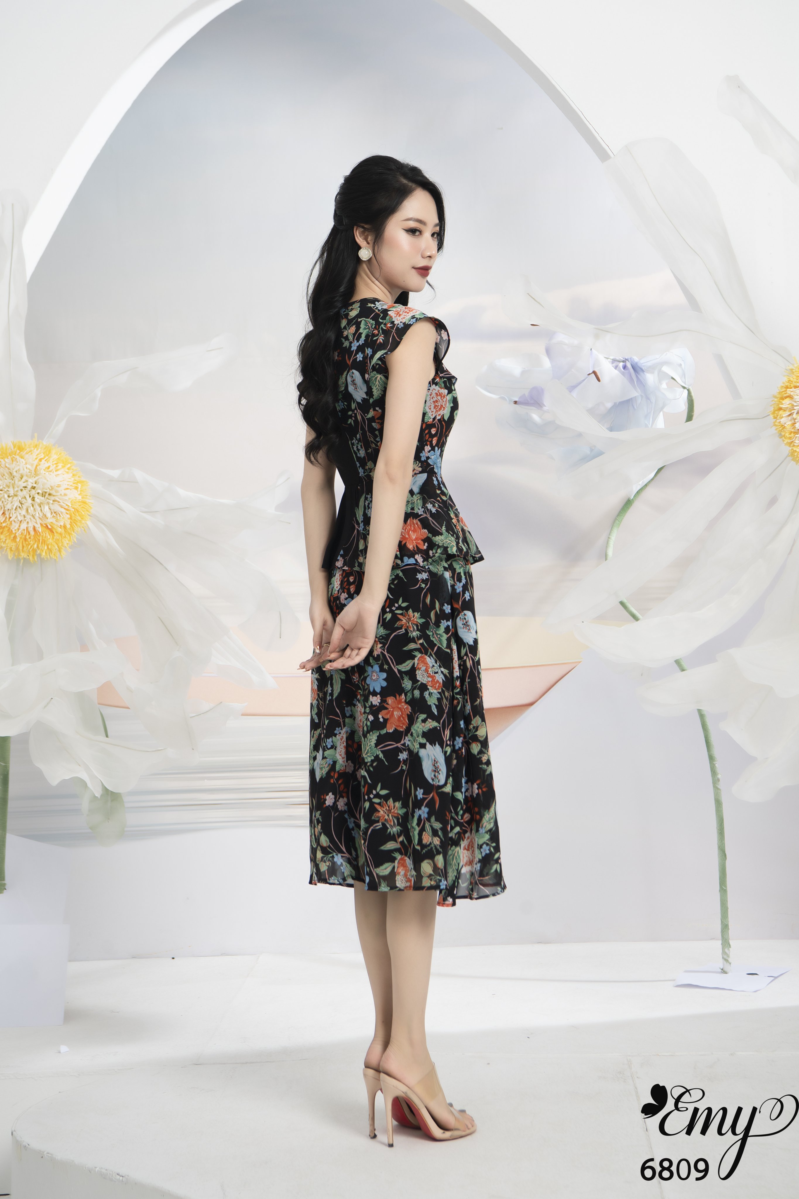 Đầm EMY EM6809 Xoè Phối Cổ Tròn