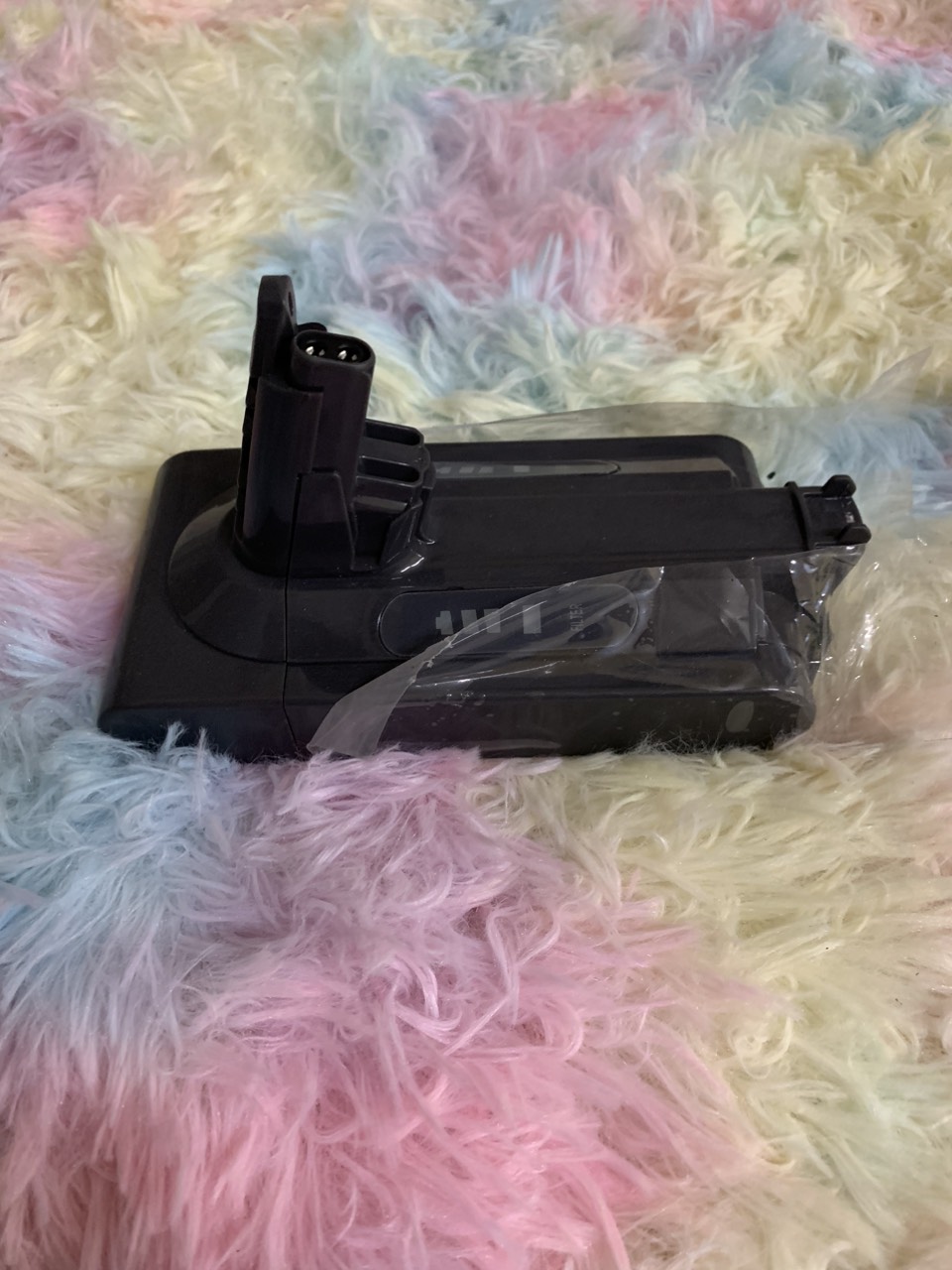 Pin thay thế cho máy hút bụi Dyson V10 SV12