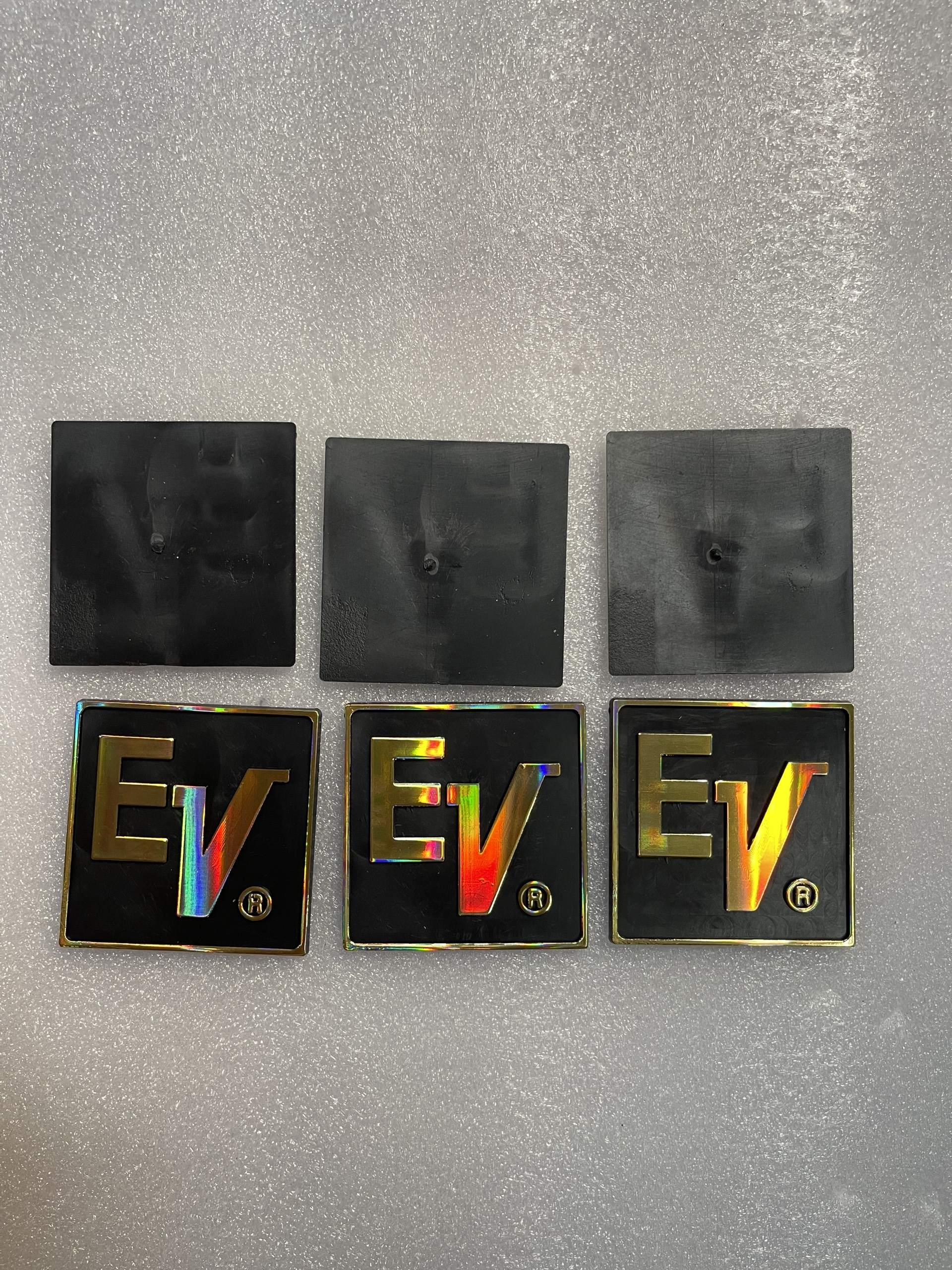 Tem Loa EV Electrovoice - kích thước 5cm, giá 1 cặp.
