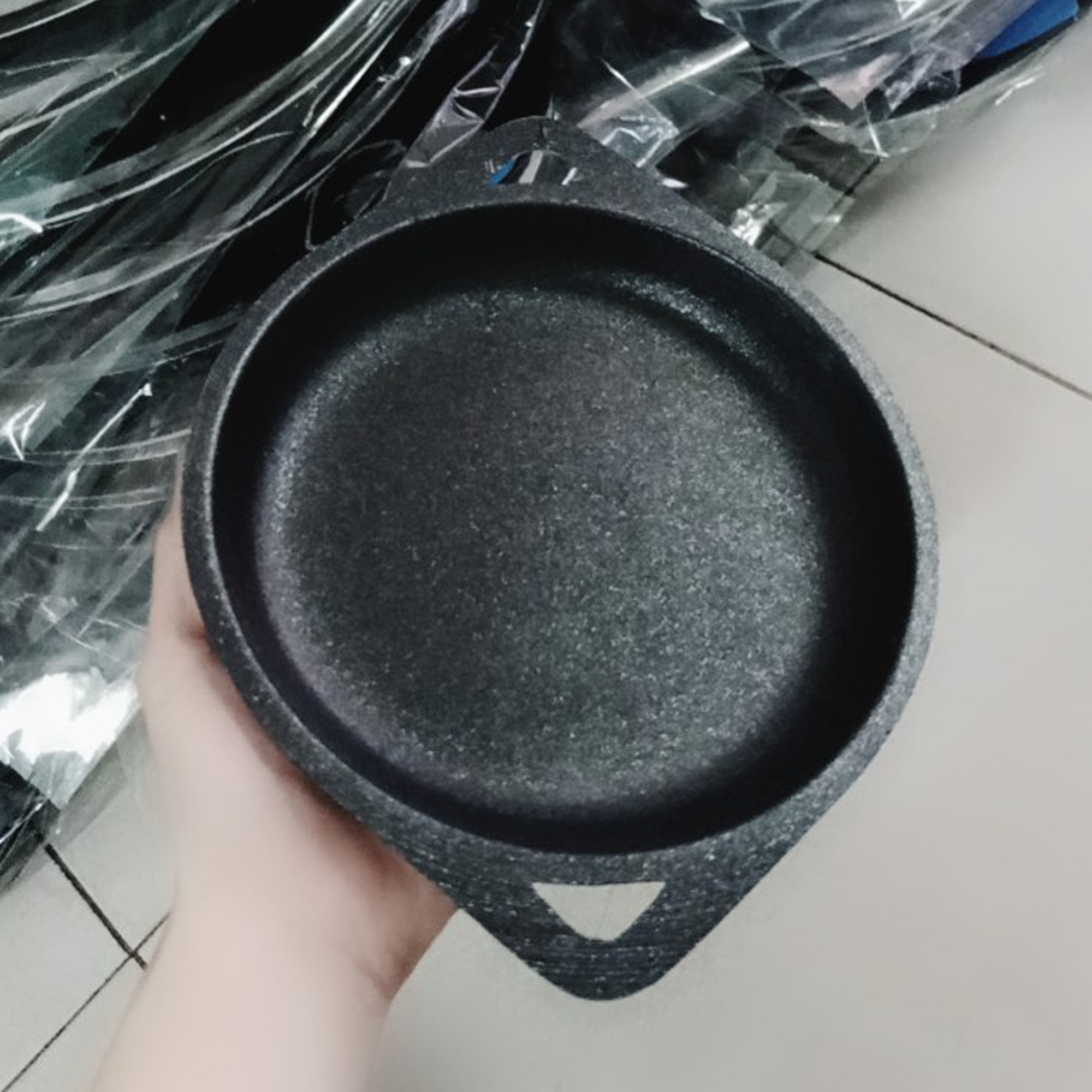 Chảo chiên trứng chống dính nhỏ gọn, tiện lợi