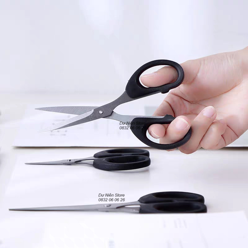 Student Paper Cutting Scissors.