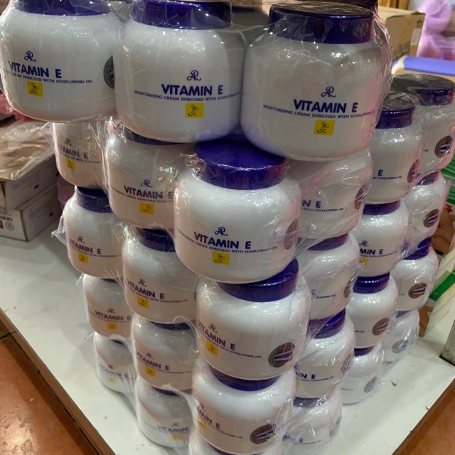 Kem dưỡng ẩm Vitamin E Thái Lan 200ml