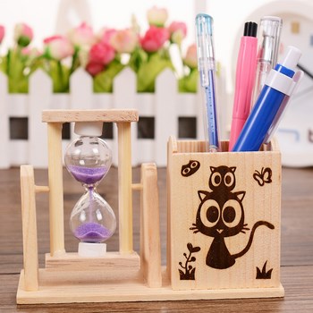 Ống đựng bút gỗ in hình ngộ nghĩnh kèm đồng hồ cát loại 1 ngăn - giao họa tiết ngẫu nhiên
