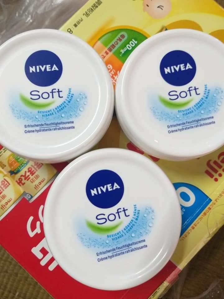 Kem dưỡng da giữ ẩm chống nẻ Nivea Đức