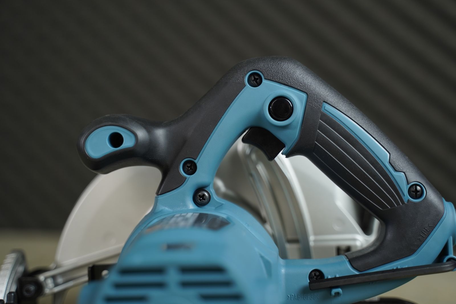 MÁY CƯA ĐĨA MAKITA HS7600
