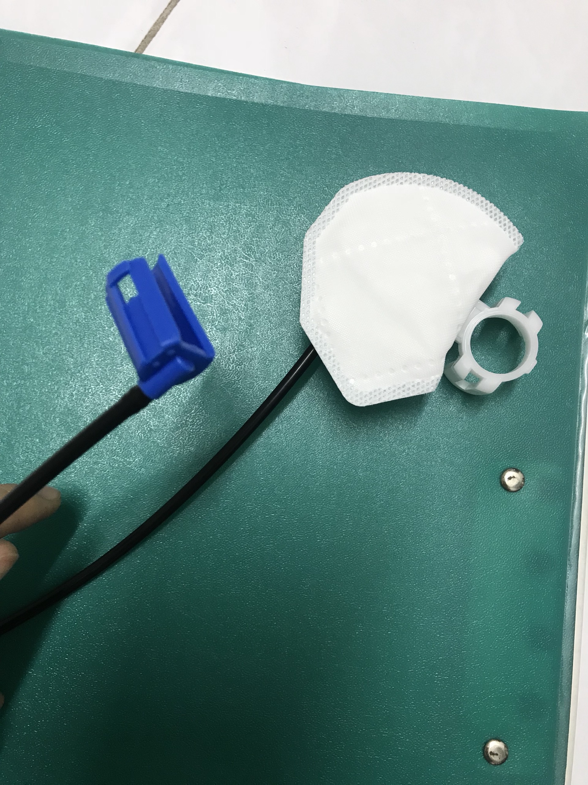 Lọc xăng Innova đời cao (Lưới lọc xăng dưới bơm xăng)
