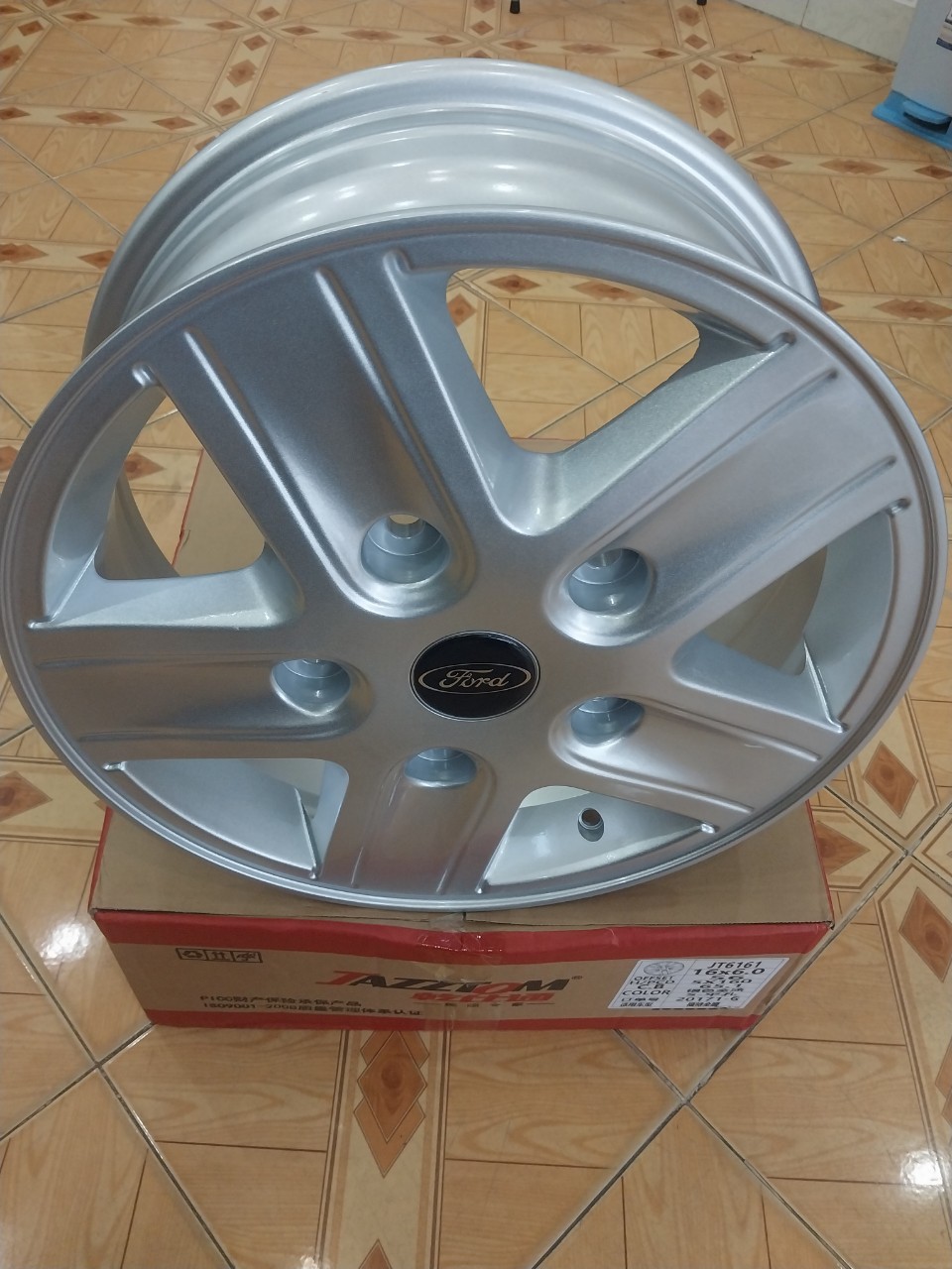 LAZANG ĐÚC, VÀNH XE, MÂM ĐÚC XE FORD TRANSIT
