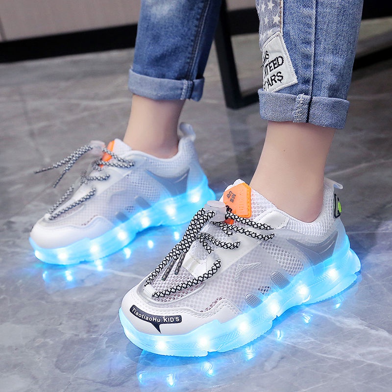 Giày thể thao có đèn led phát sáng nhiều màu sành điệu cho bé