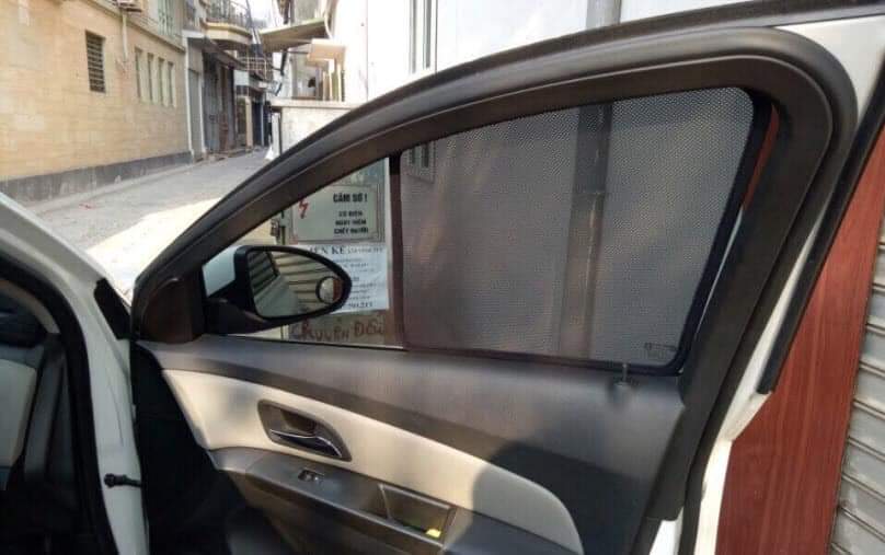 Che nắng nam châm xe Chevrolet cruze 2009-2010-2011-2012-2013-2014-2015-2016-2018-2019-2020-2021 kèm khay rèm , tấm che nắng, bộ 4 rèm che nắng kính sườn dành cho xe Chevrolet cruze , loại 1 dày dặn, nam châm cực hút, thiết kế chuẩn form xe