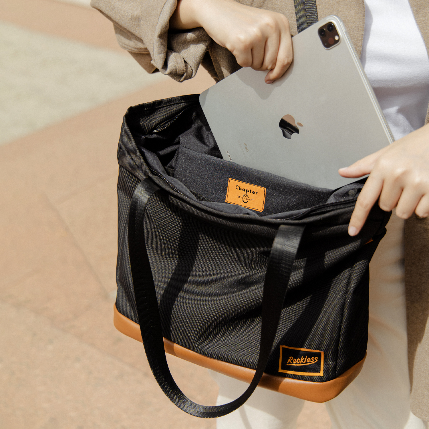 Túi Tote Reckless May Tote (Vải Polyester, Nhiều Ngăn Tiện Ích, Laptop 14 Inch)