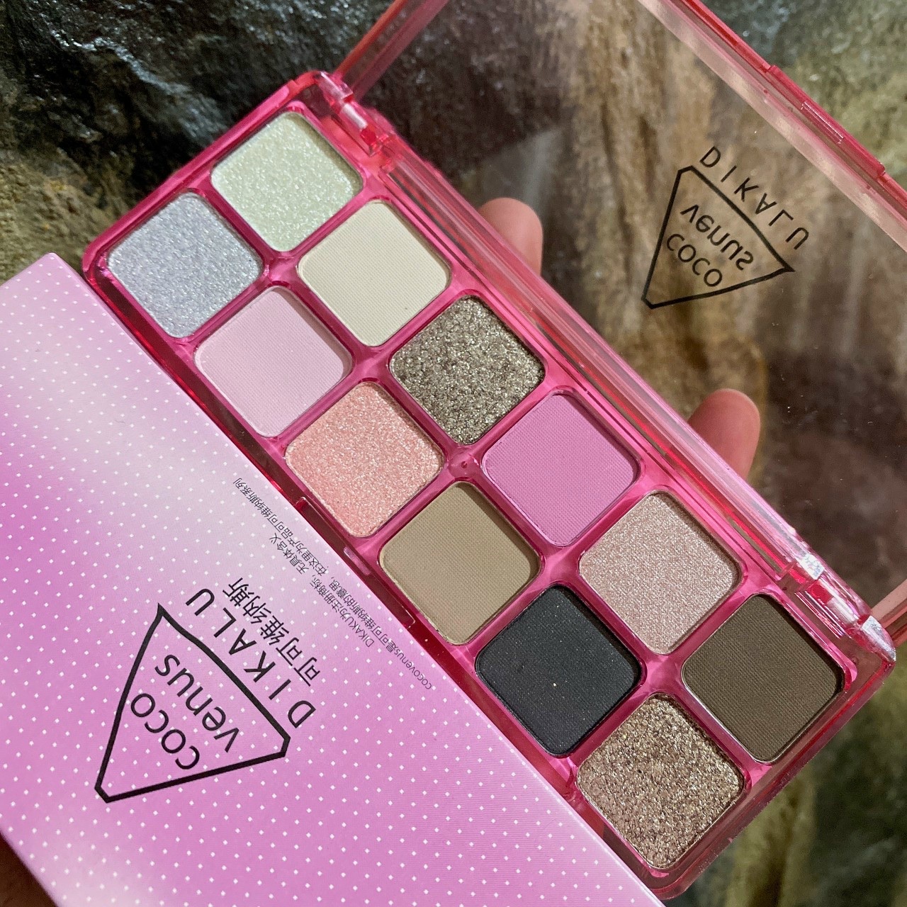 Bảng phấn mắt nhũ CoCo Venus 12 ô- Bản Dupe " 3CE Hàn Quốc " .