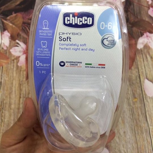 Ty ngậm Silicone Chicco Physio Soft trắng 0+ ,6+