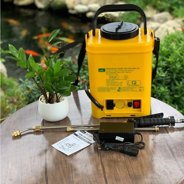 Bình bơm xịt điện 5 lít chính hãng BMC