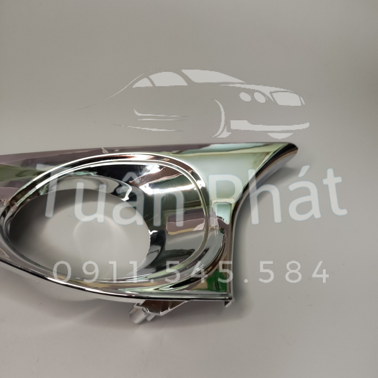 Ốp Đèn Gầm Xe Toyota Camry 2013-2015
