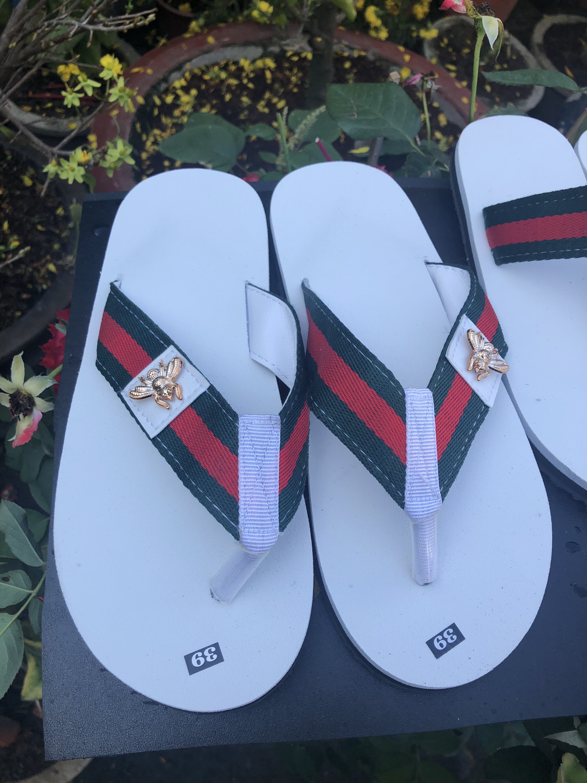 Dép cặp F 16 XL + A 209 trắng khác size ib chọn thêm