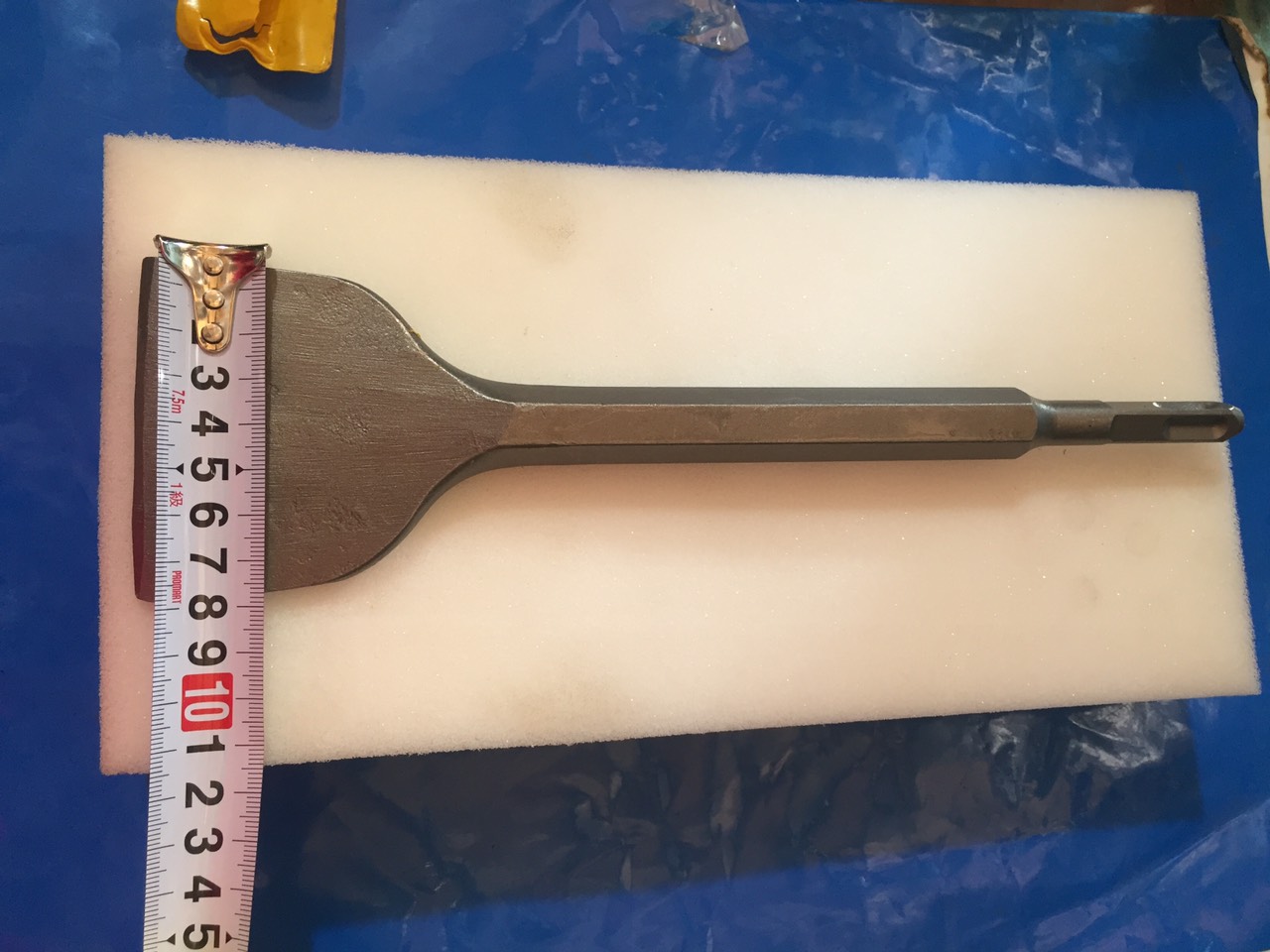 Mũi đục bê tông. mũi 14 dài 28cm bản rộng 8cm