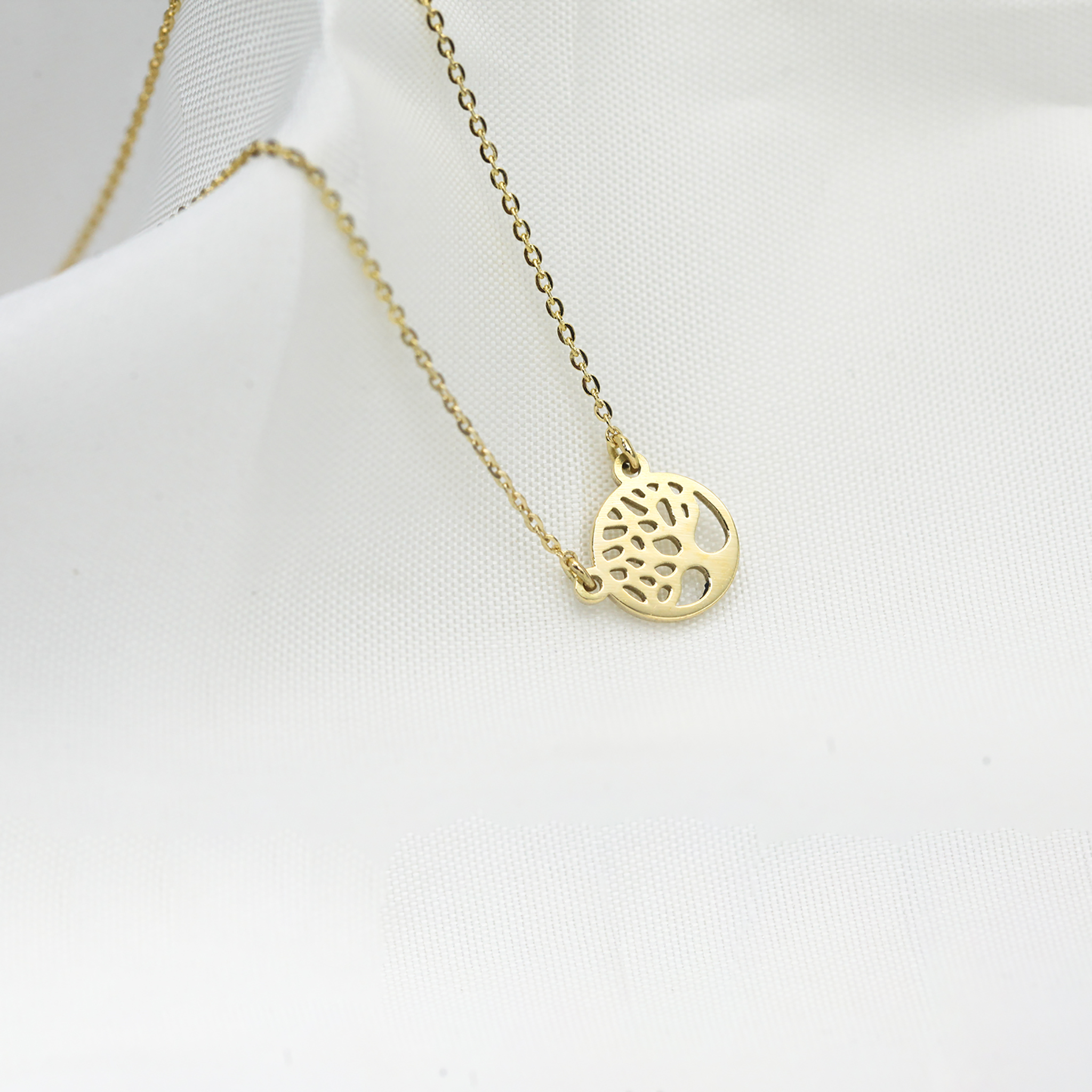 [HCM] Nhẫn Vàng 14K Hanada Bảy Viên Đá Phối