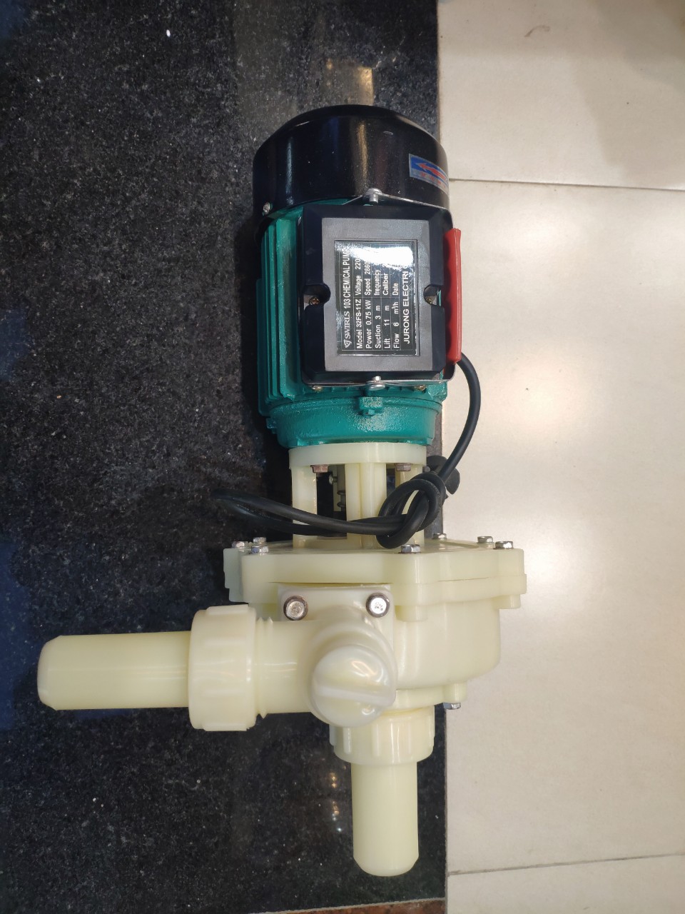 MÁY BƠM HOÁ CHẤT NƯỚC BIỂN TỰ MỒI 750W 32FS-11Z