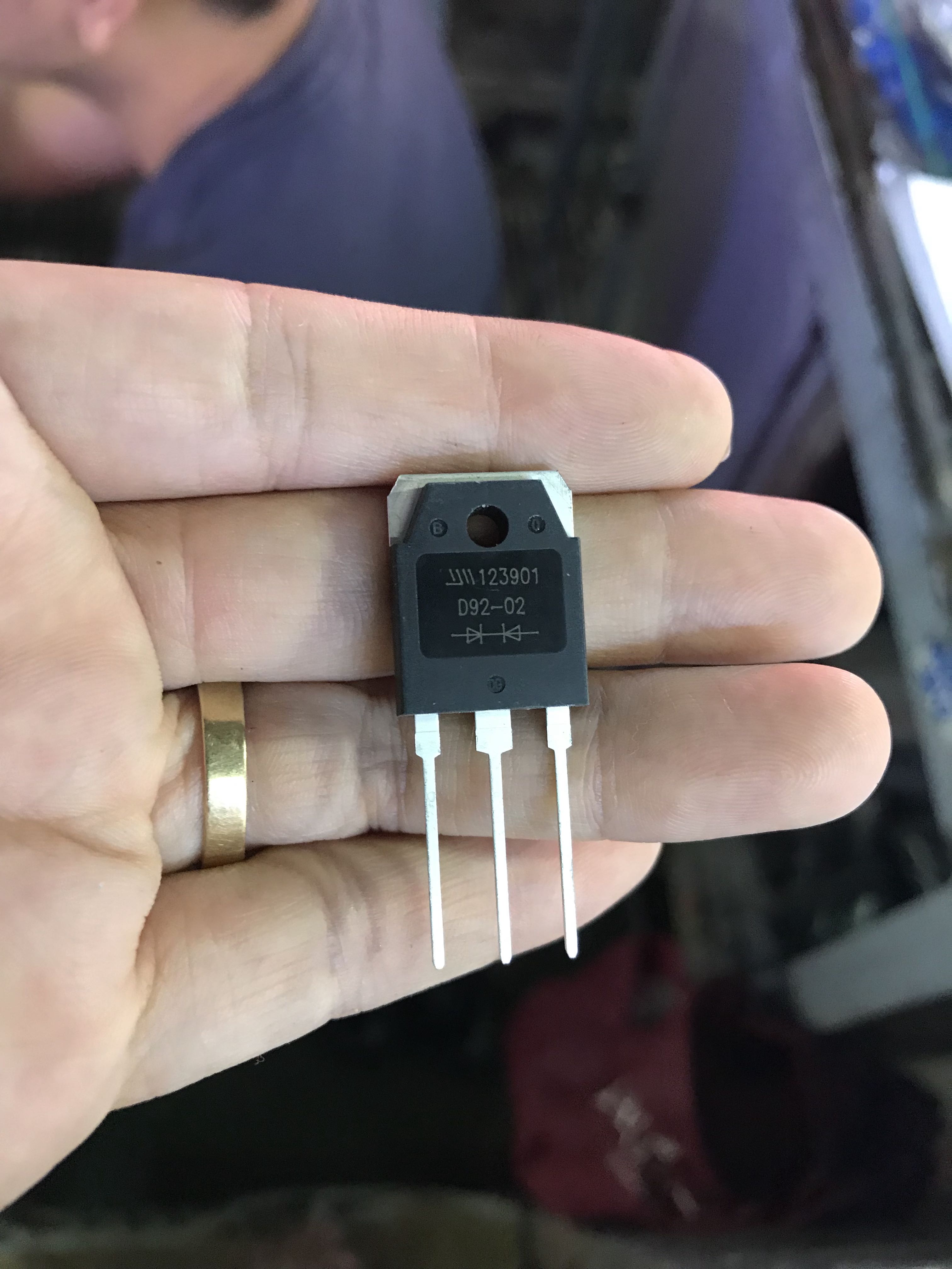 đi ốt D92-02 - D92-02