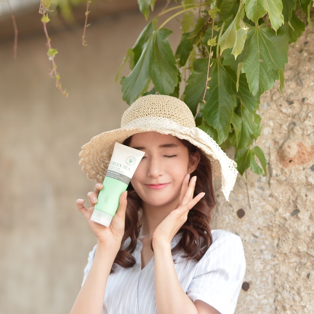 Bộ sản phẩm làm sạch và chống nắng cao cấp The Rucy (Sữa rửa mặt trà xanh Hydro Pure Foam Cleansing Green Tea 150ml Và Kem Chống Nắng Vật Lý The Rucy Super Uv Suncream SPF 50+/PA+++)