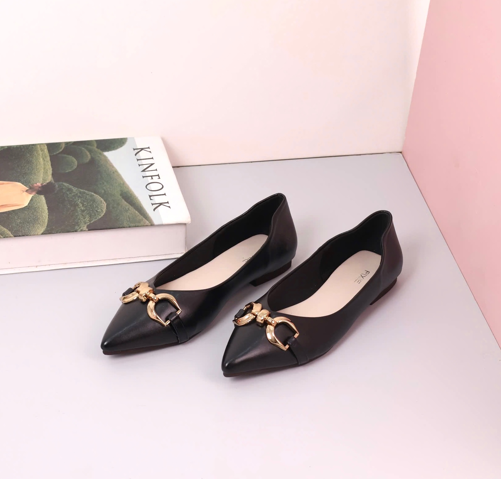 Giày Búp Bê Mũi Nhọn Khoá Xích Pixie X688