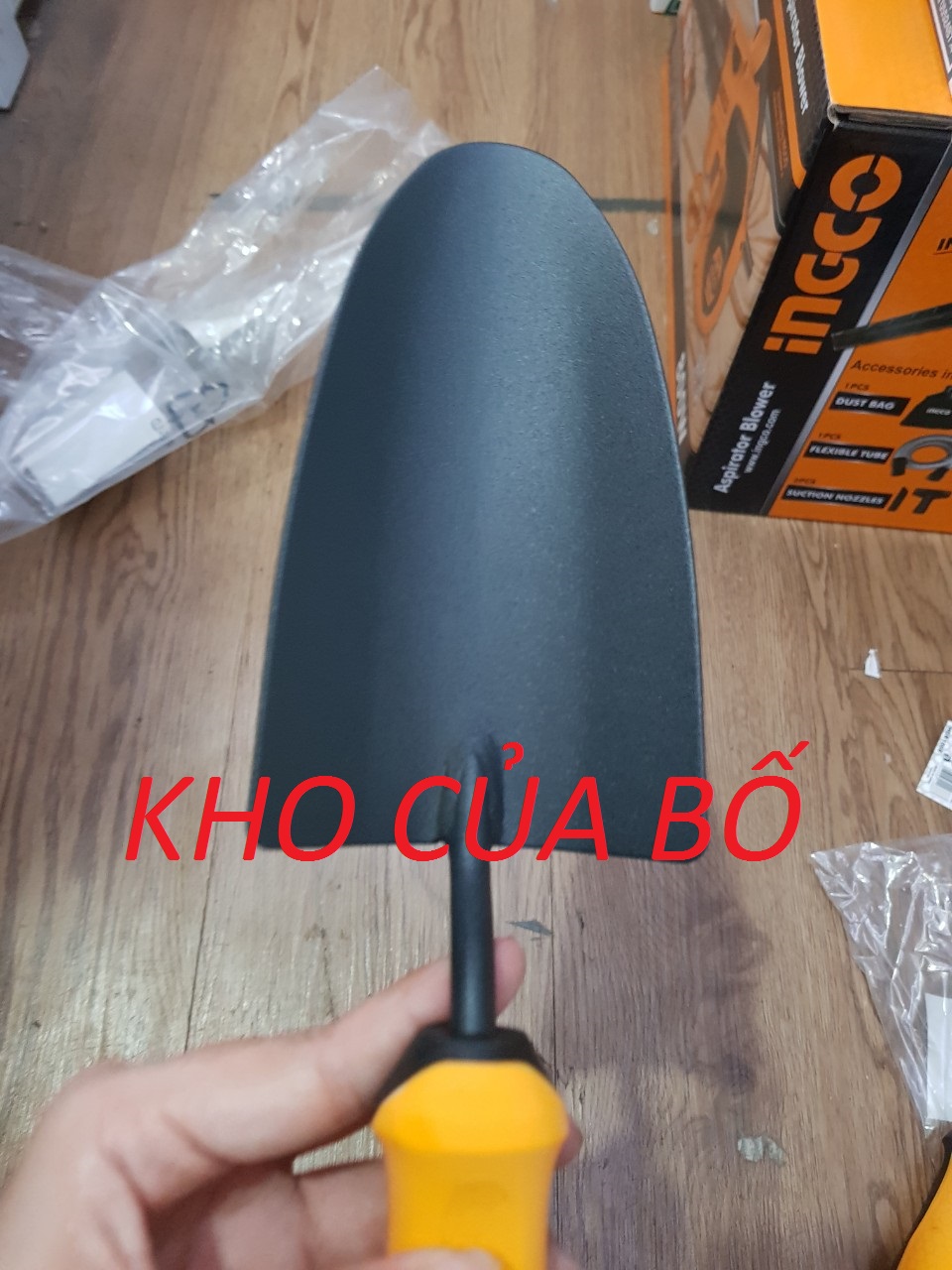 Cây xẻng xúc đất làm vườn Ingco HFTT858(Yellow)