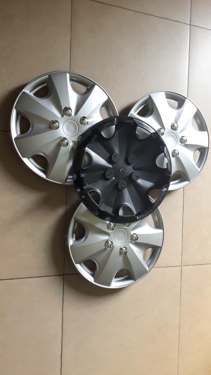 1 chiếc ốp lazang ô tô R13