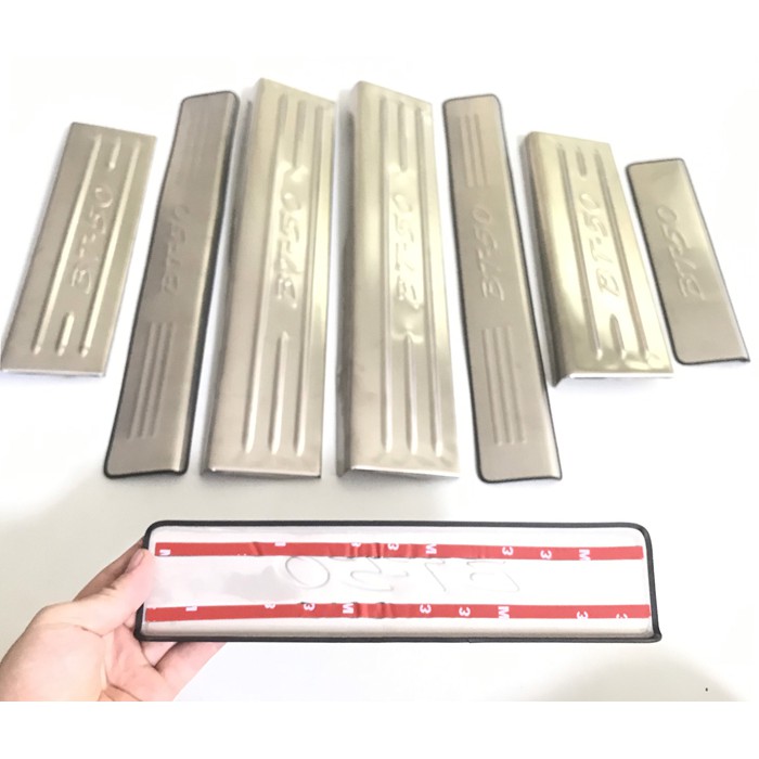 Ốp bậc cửa, Nẹp bước chân trong, ngoài xe Mazda BT-50, BT50 mẫu INOX cao cấp