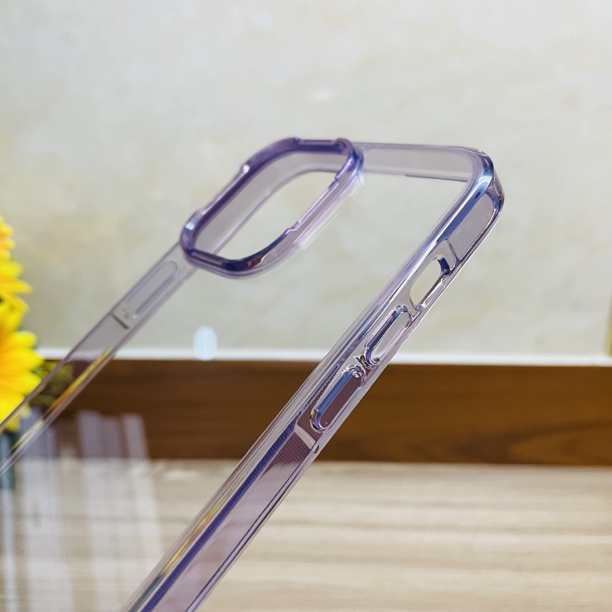 Ốp lưng iPhone 14 Pro Max Likgus trong viền màu tím