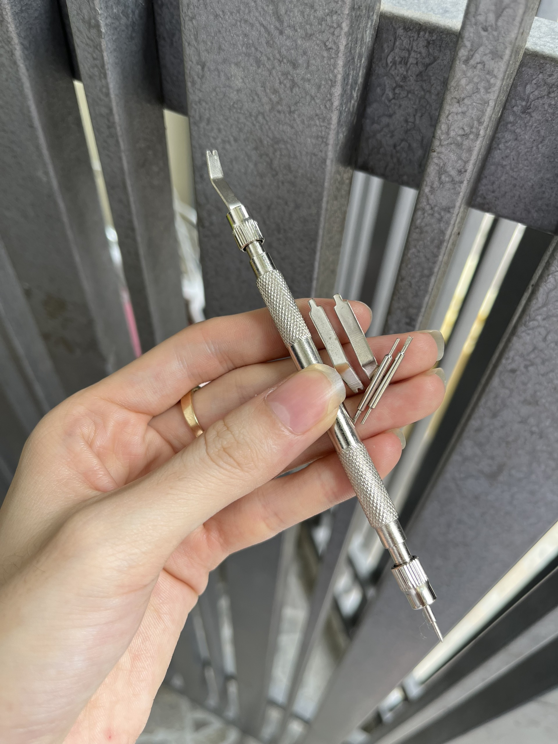 Bộ dụng cụ tháo dây 2 đầu inox xịn hàng loại 1 kèm 4 đầu thay dây đồng hồ