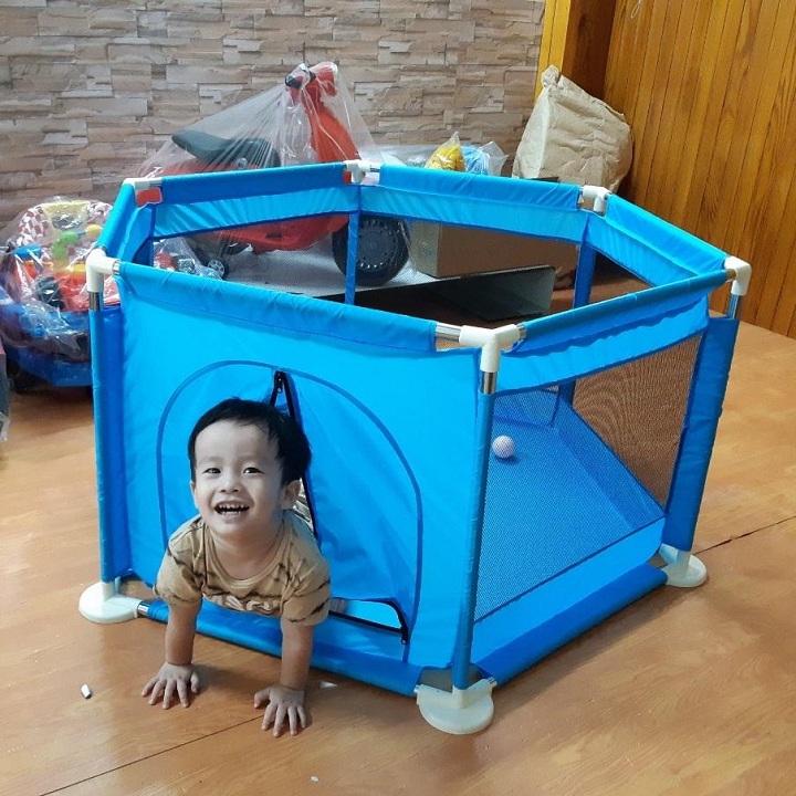 Strapless ball for baby