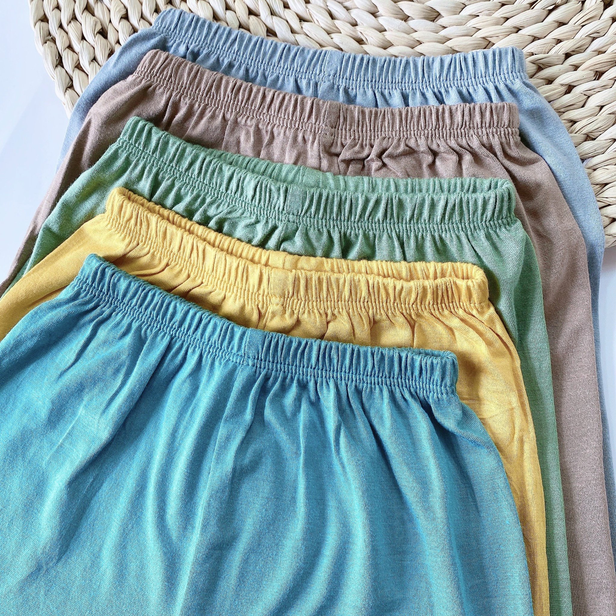 Set 5 Quần đùi trẻ em kiểu dáng basic cho bé từ 8-18kg