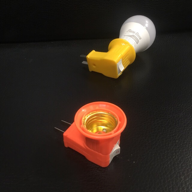 Đui chui đèn phích cắm có công tắc E27