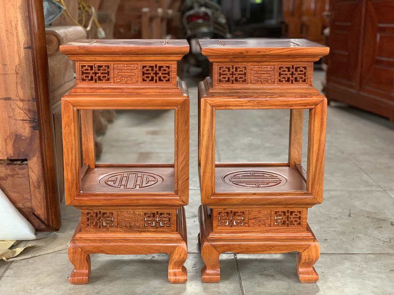 Đôn đèn gỗ hương mặt 30