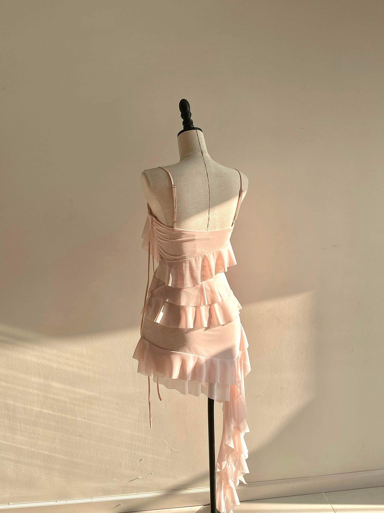 LEMONCHICVN - Đầm bèo hai dây vạt chéo - D244